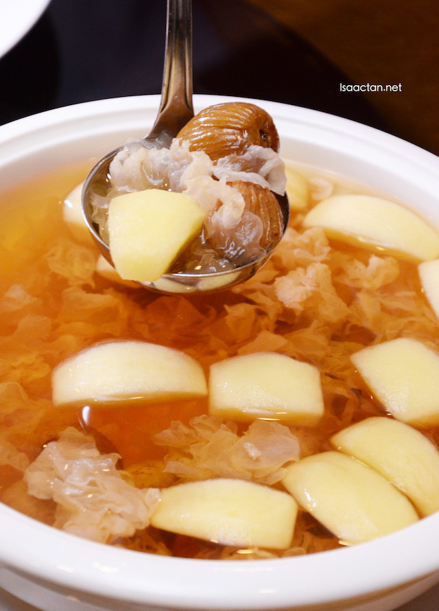 Double-Boiled Fuji Apples with Snow Fungus and Honey Dates