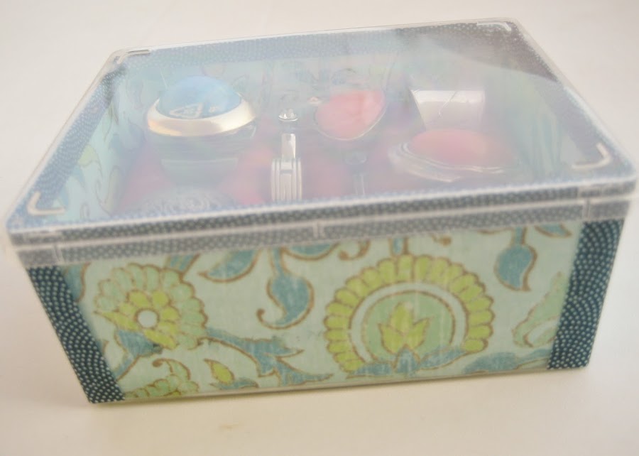 Expositor de anillos reciclado / recycled ring display case