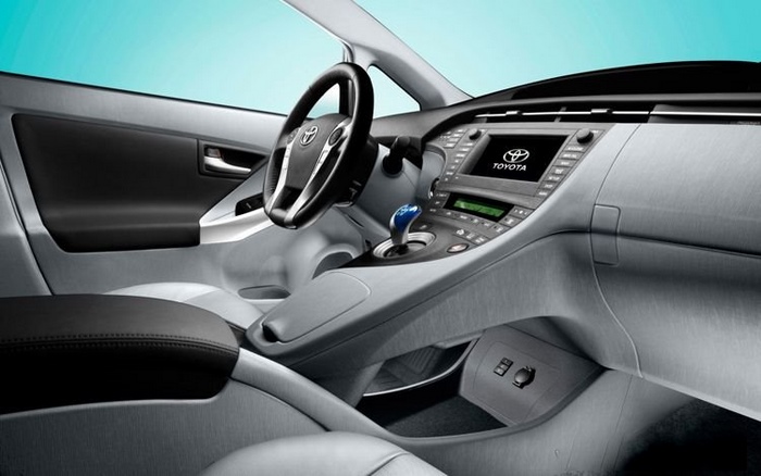 Novo Toyota Prius Plug-In 2012 - interior