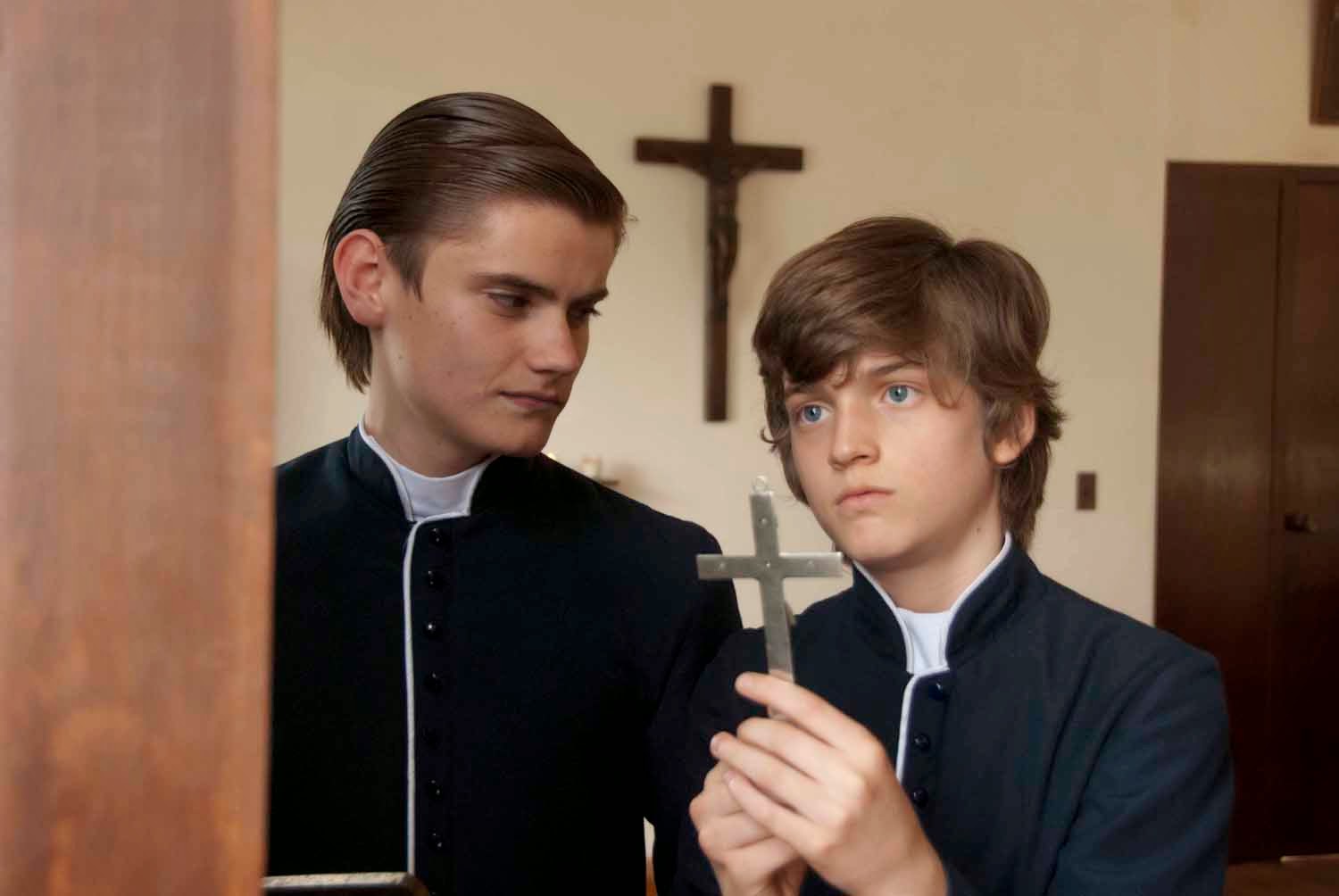 Obediencia perfecta (2014, мексика. южный парк священники. про священника и мальчика. саус парк священник. мальчик на исповеди.