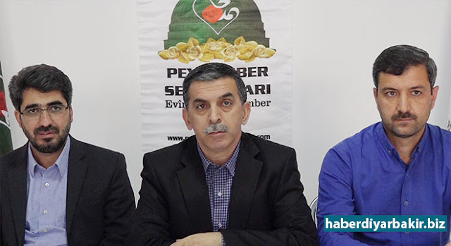 Evîndarên Pêxember dest bi bernameyên Wîladeta Pîroz dike DIYARBEKIR-Evîndarên Pêxember di bergeha bernameyên Wîladeta Pîroz a sala 2017an de bernameya xwe ya heftiya yekemîn diyar kir. Bernameya Wîladeta Pîroz a yekemîn dê li Gundê Dêrindbêya girêdayê navçeya Gercewsê ye were tertîpkirin.