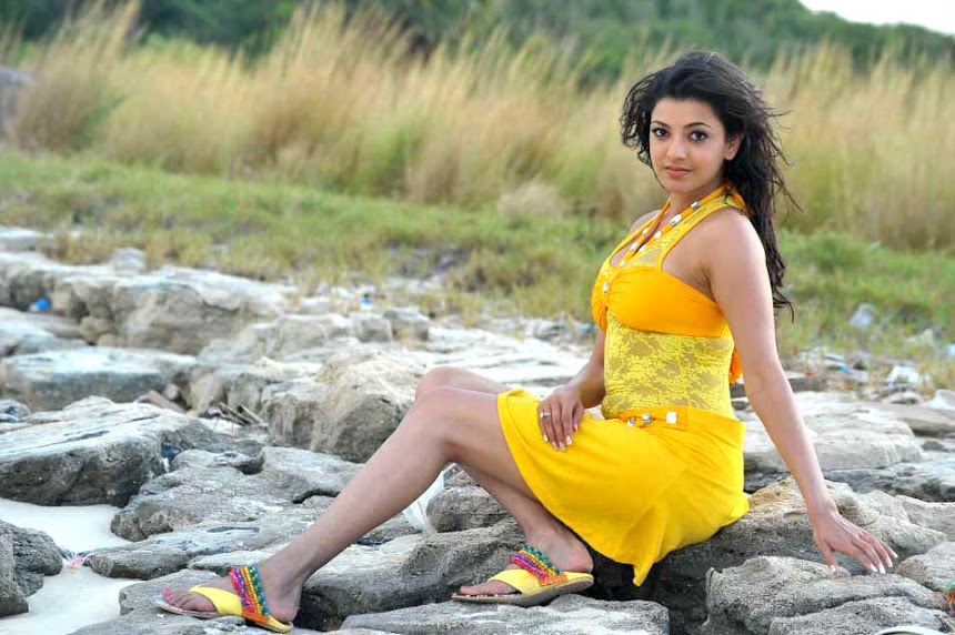 Kajal Aggarwal In Xxx From Removing Bra - Kajal Aggarwal Hot Yellow Beach Photos - South Indian Actress