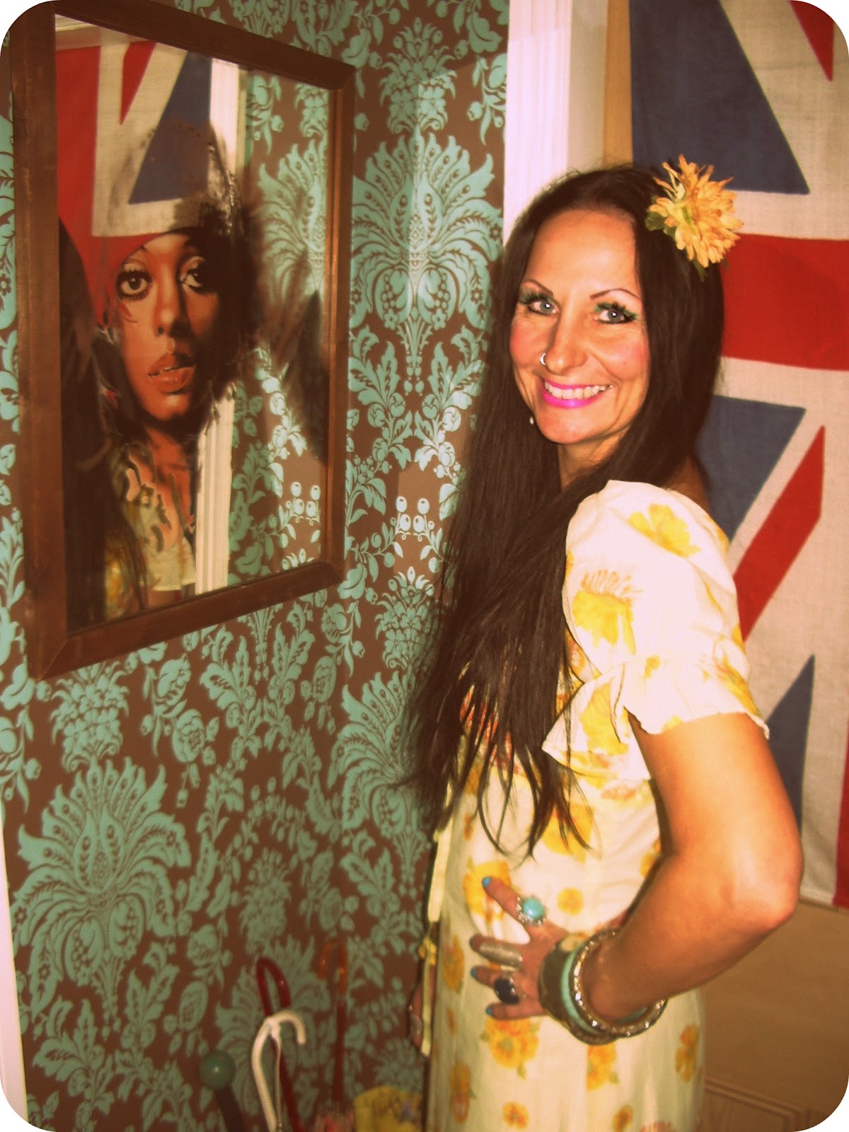 Vintage Vixen Mirror, Mirror, On The Wall.....