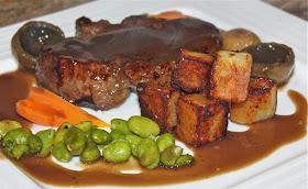STEAK & CHASSEUR SAUCE