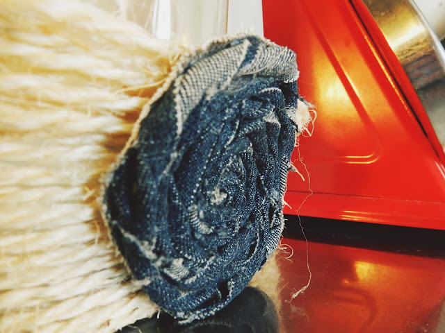 Jäätelöpurkista teline tiskiaineille