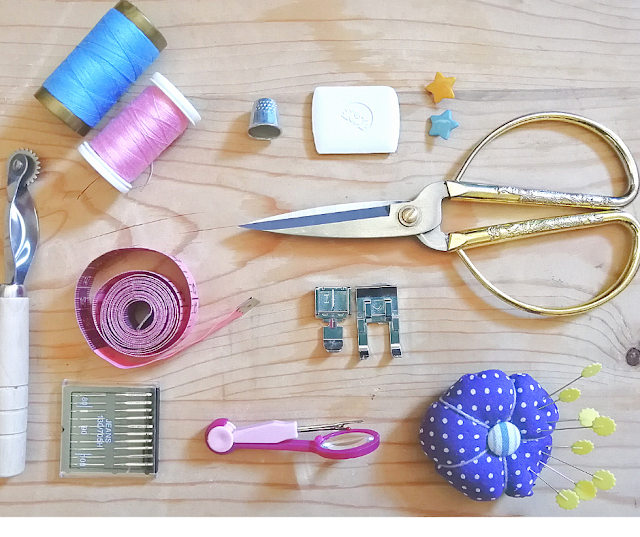 15 strumenti di cucito per fare il tuo kit da principiante