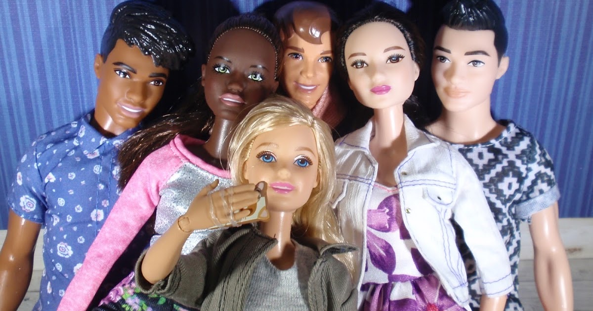 My Little Doll Corner: Twelve Days of Christmas - Day Seven: Barbie and