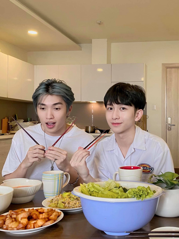 Em Là Chàng Trai Của Anh