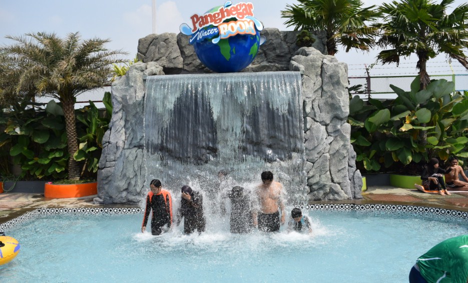 Harga Tiket Kolam Renang Panghegar Waterboom Bandung Wisata Tempatku