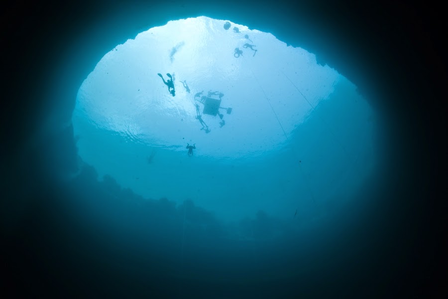 Были глубокие океаны. Большая голубая дыра Белиз. Большая голубая дыра, Лайтхаус-риф.