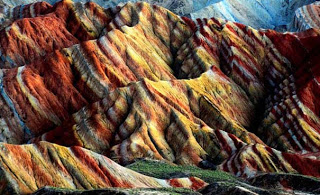 Danxia: Τα εξωπραγματικά πολύχρωμα βουνά στην Κίνα 