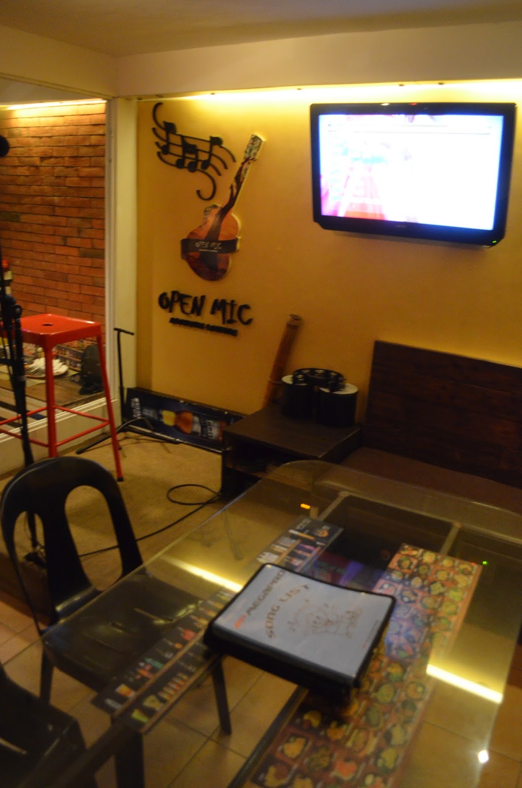 Open Mic Reserve Restaurant + Acoustic Lounge
