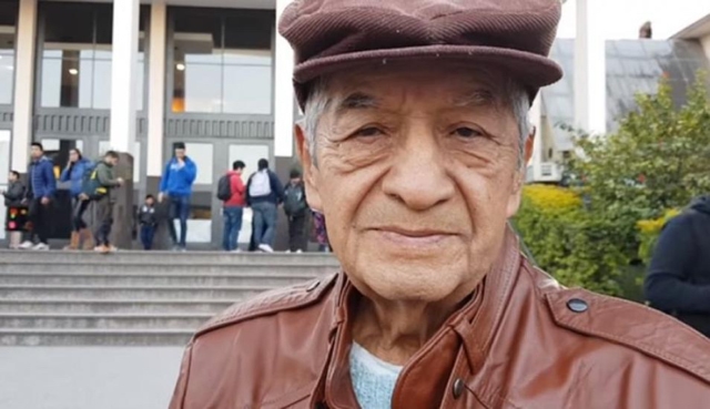 Con 78 años cumplió su sueño de graduarse en la universidad Con 78 años cumplió su sueño de graduarse en la universidad