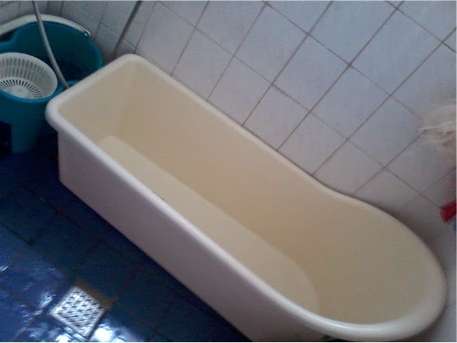 Affordable Bathtub For Singapore HDB Flat and Other Homes Bathroom