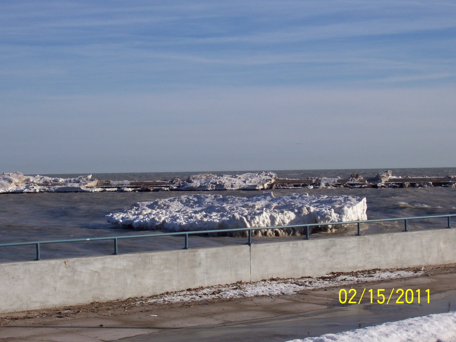 Global Rumblings Striped Icebergs in Lake Michigan ? NOT!