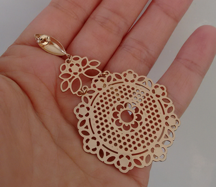 Por que devemos investir em semijoias?