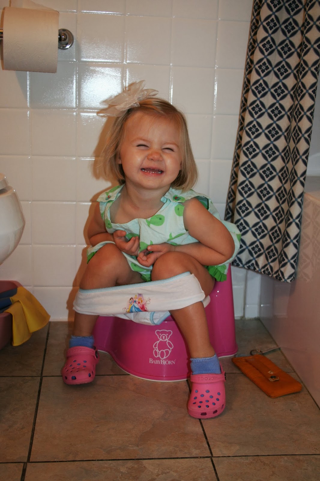 Little Girl Goes Potty Helpful Tips