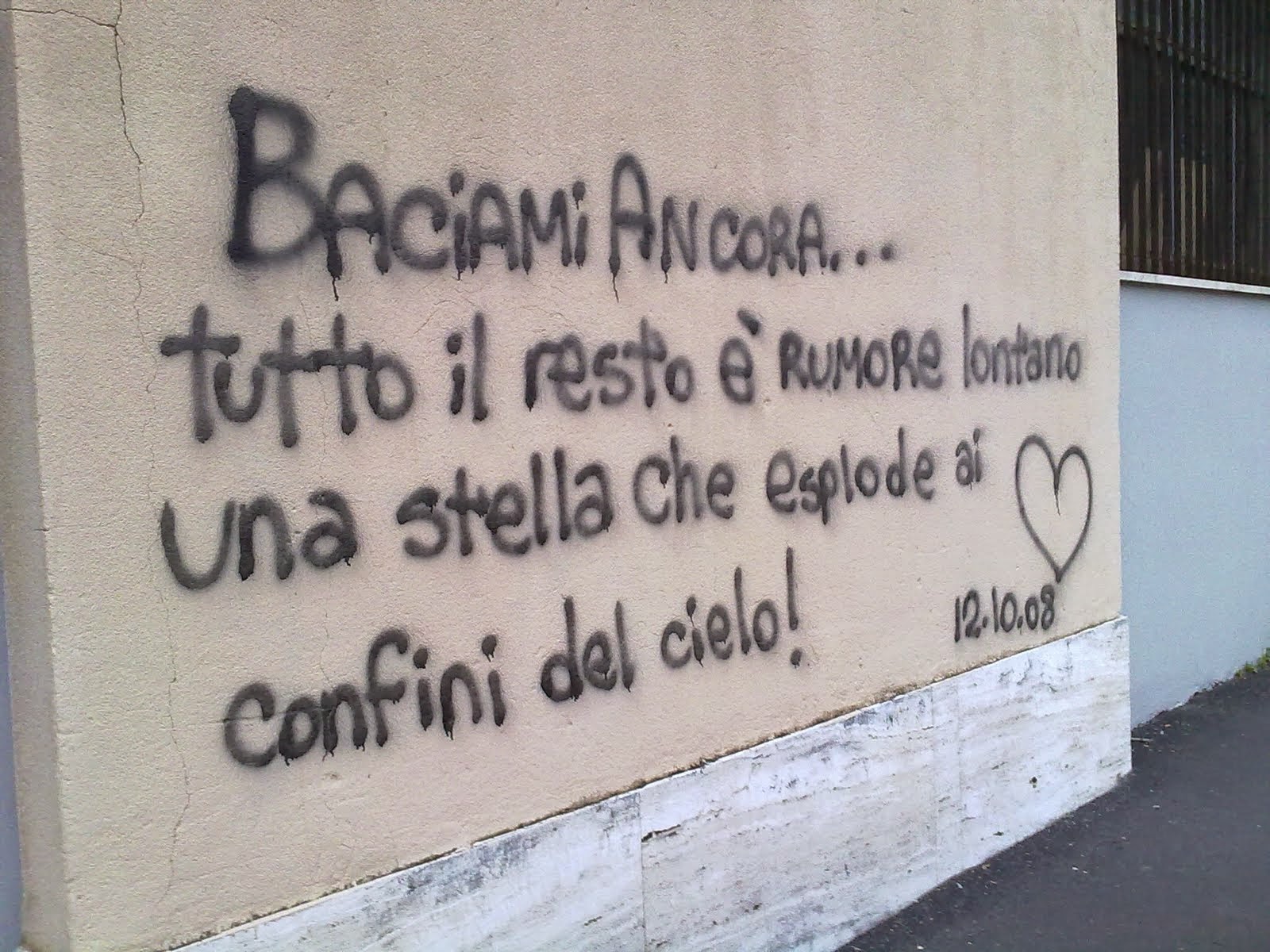 Canzoni, Interviste e Recensioni LE CANZONI SUI MURI jpg (1600x1200)