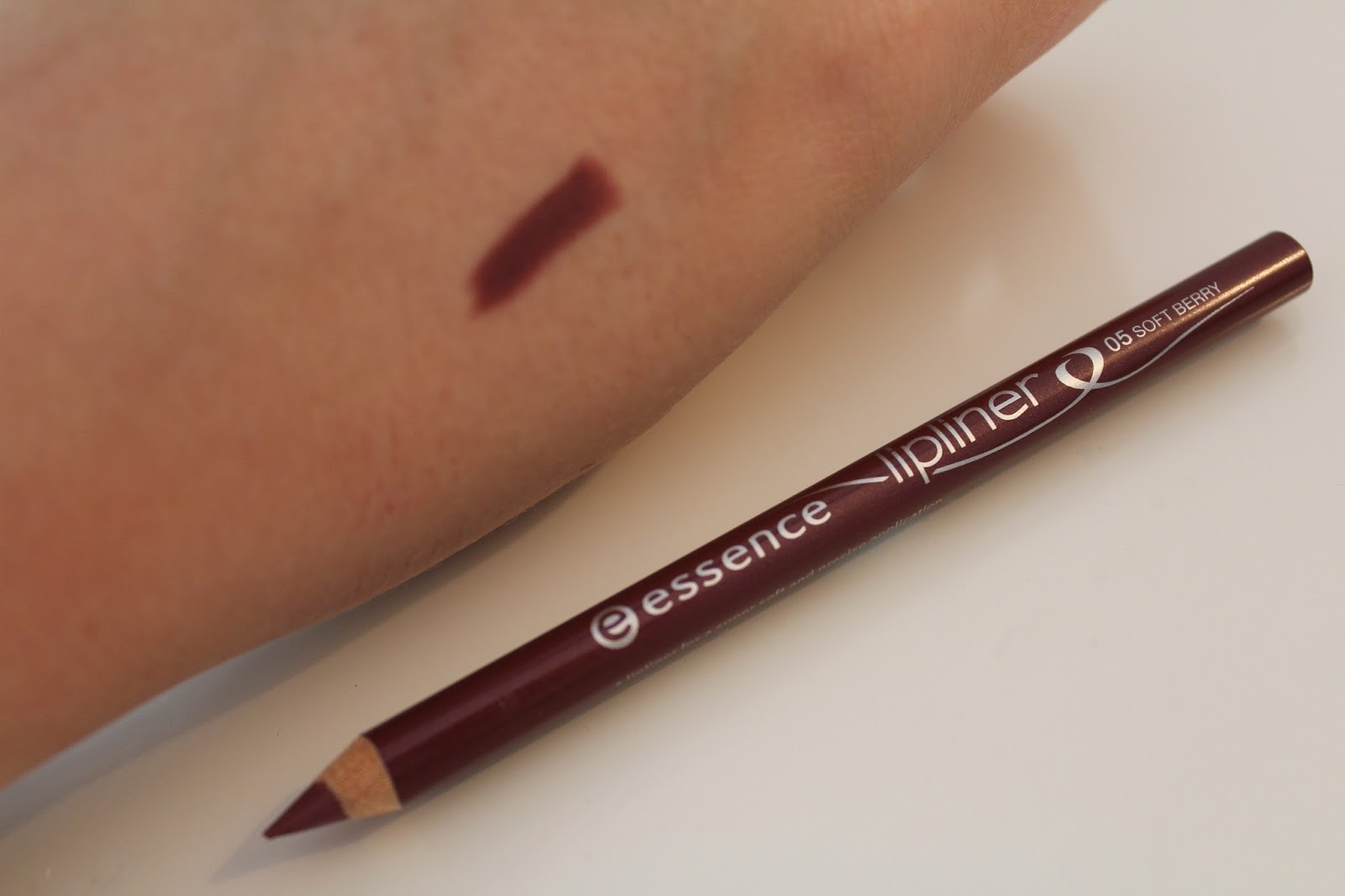 Top 4 Essence Lip Liners LeaMai Carter