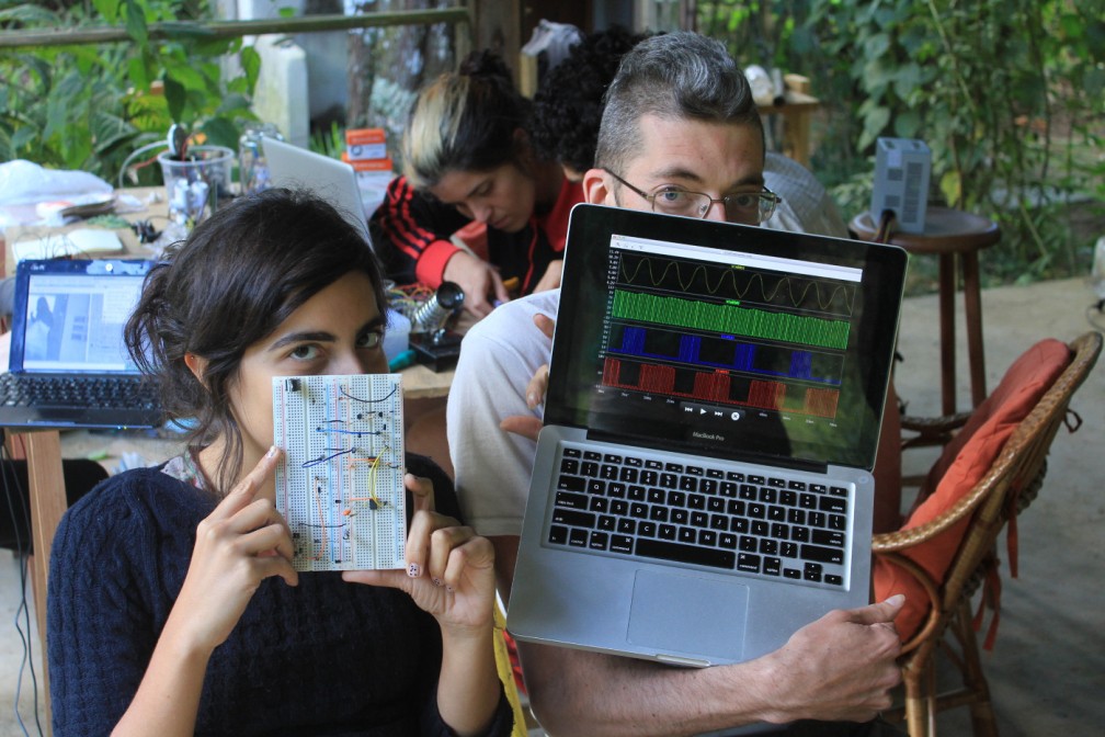Designing a Grid-Tie Inverter Circuit | Circuit Diagram Centre