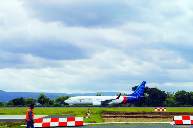 Foto Pesawat Di Bandara Adisucipto Yogyakarta Indonesia