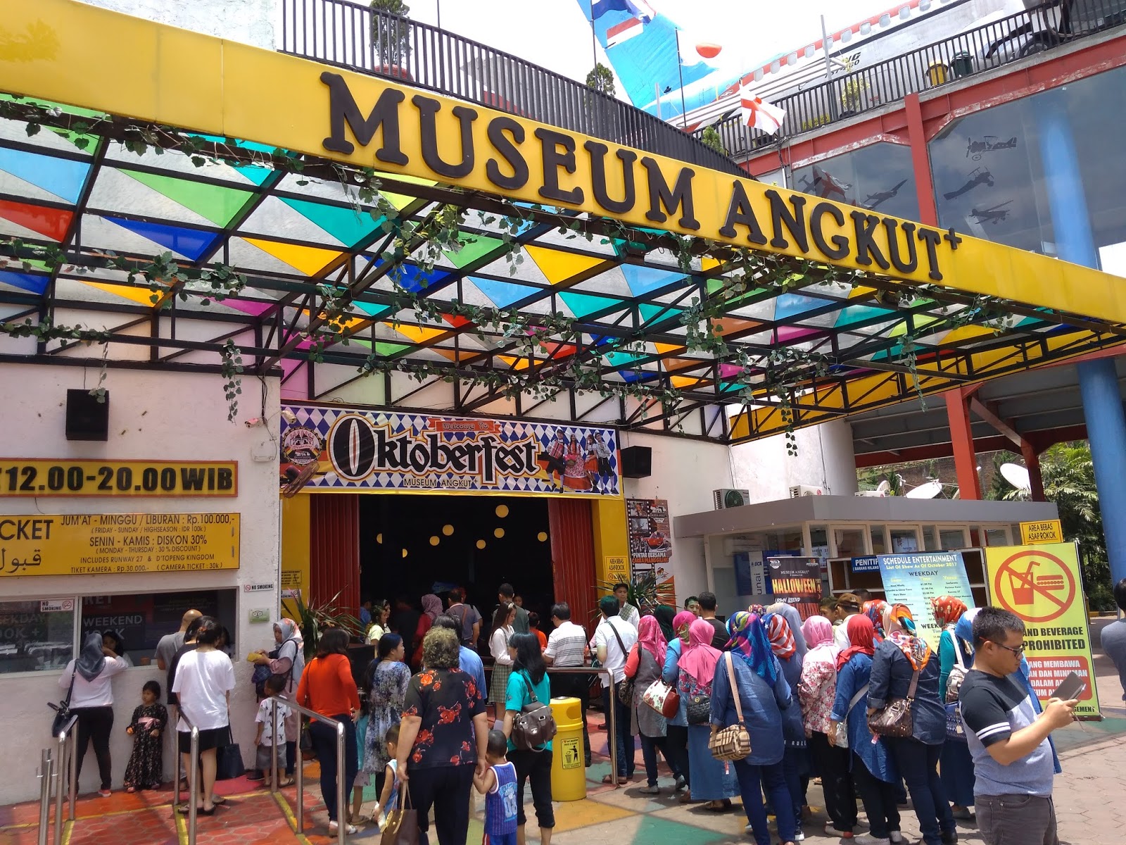 Berpetualang ke Museum Angkut di Batu - It's galih and her gigantic