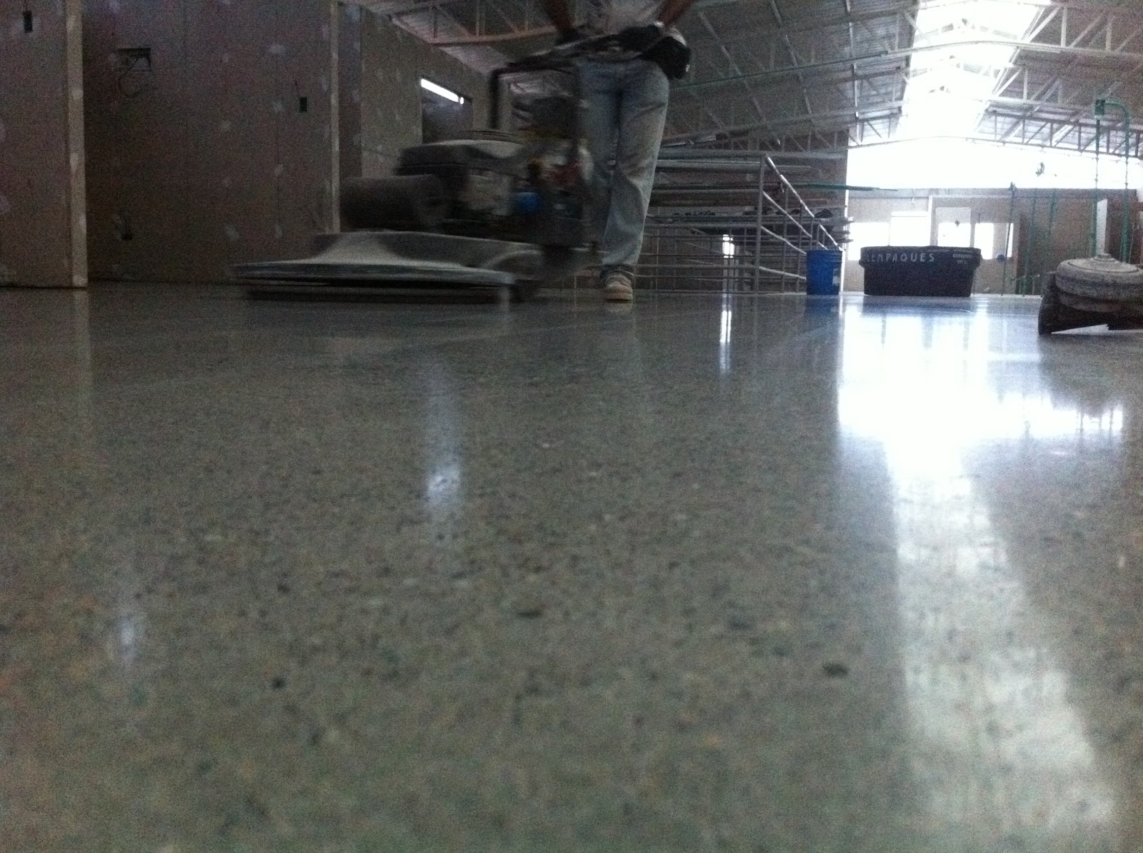 PISOS EN CONCRETO PULIDO: PISOS EN CONCRETO PULIDO O CEMENTO PULIDO