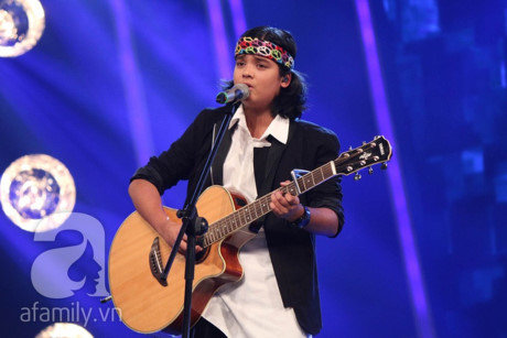 Bat ngo voi su lot xac cua cau be ngheo thi Vietnam Idol Kids - Anh 14
