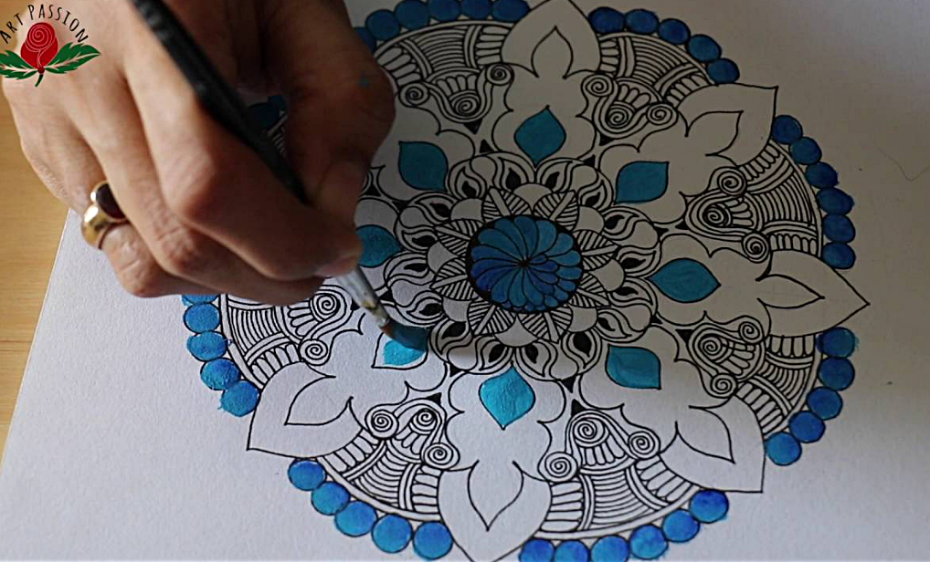 MandalaZeichnung koloriert mit Acrylfarbe Free Mandala