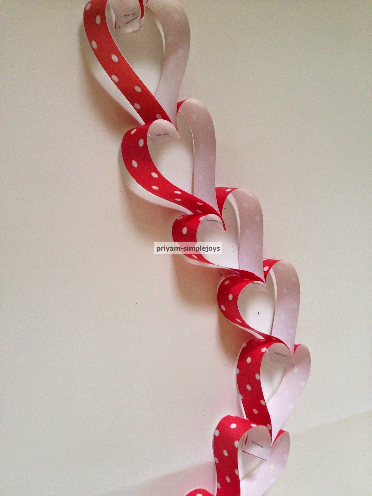 SimpleJoys Heart Garland