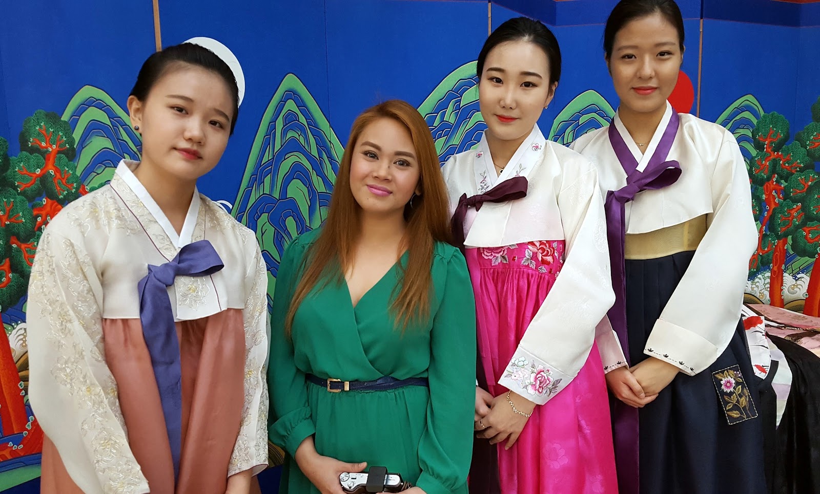 Han Style Traditional Korean Cooking and Hanbok Experience in
