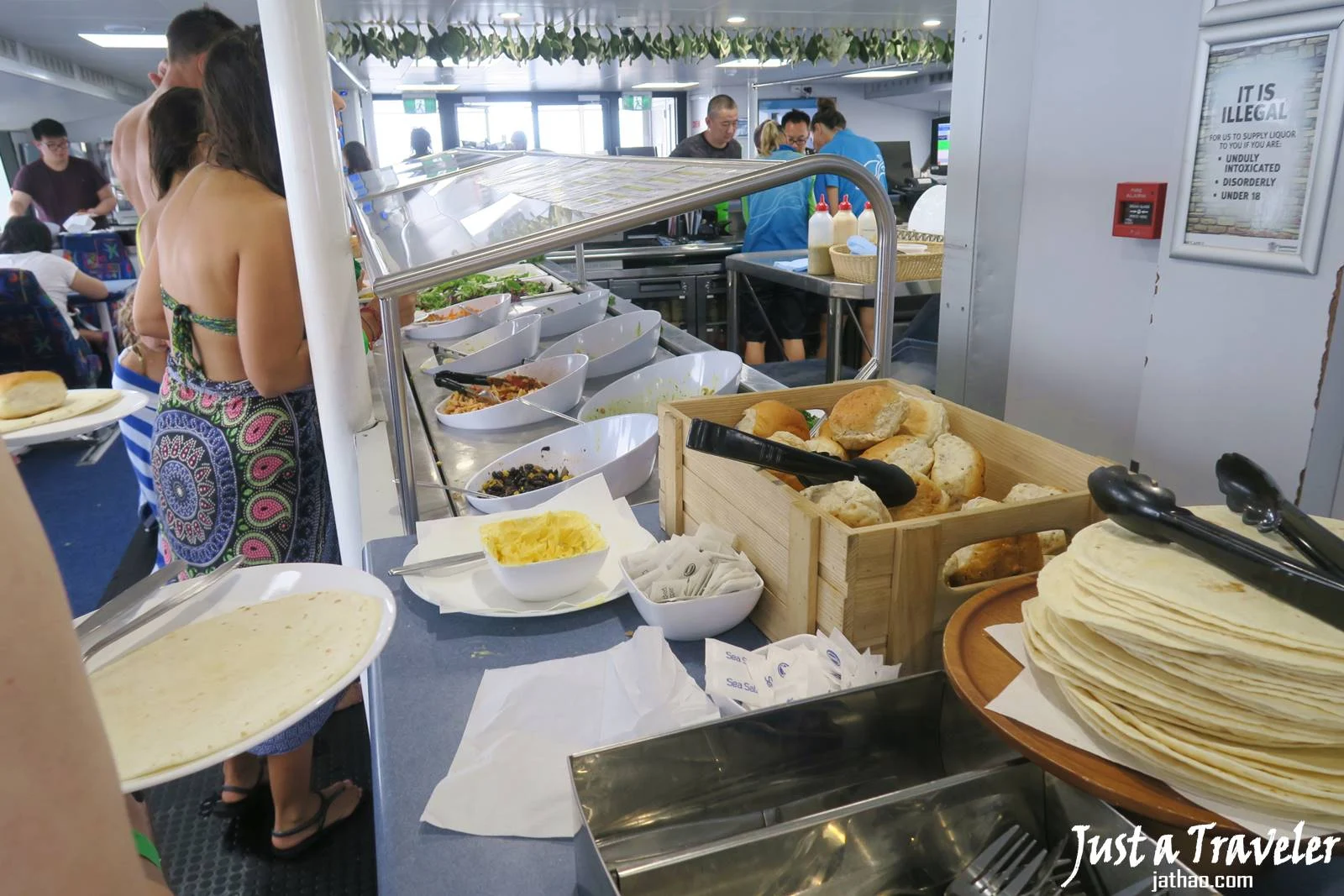 聖靈群島-景點-推薦-大堡礁-午餐-浮潛-潛水-行程-玩水-一日遊-遊記-攻略-自由行-旅遊-澳洲-Whitsundays-Great-Barrier-Reef