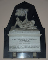 Monumento a John Gilbert - Iglesia de St James