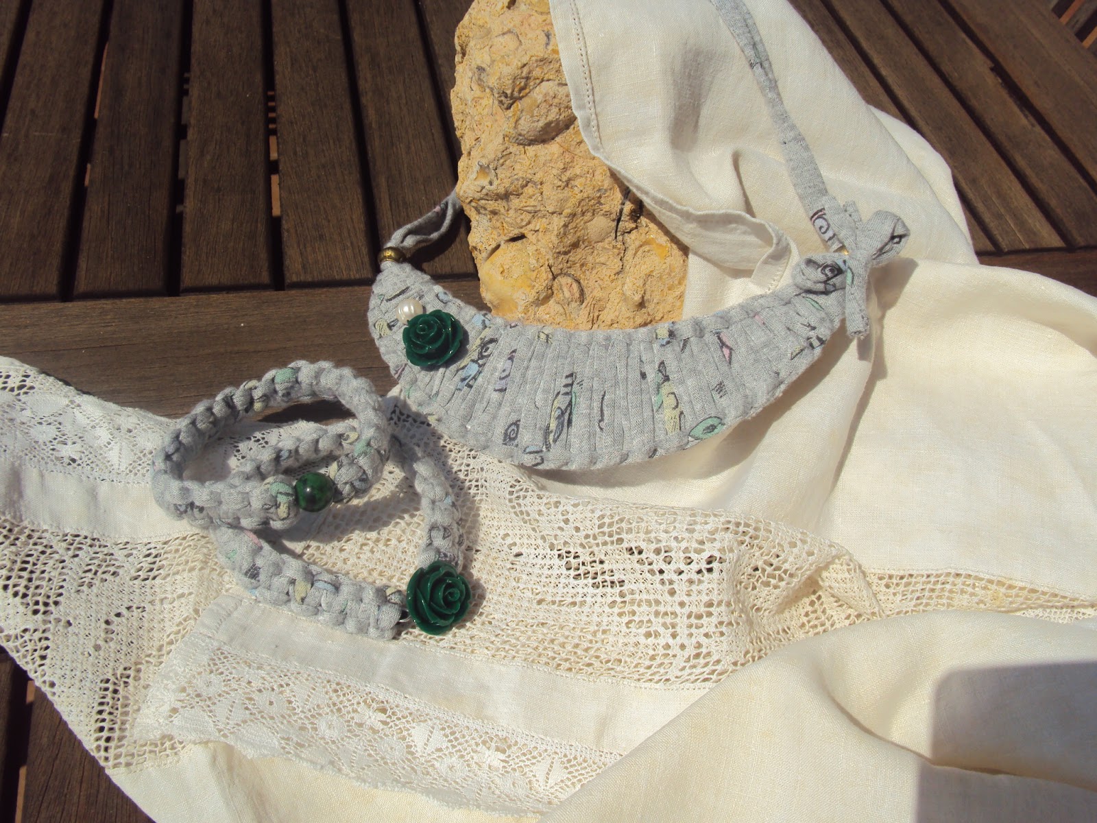 popisol COLLAR TELA LUNA GRIS POLLITOS