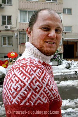 Мужской свитер со славянским орнаментом