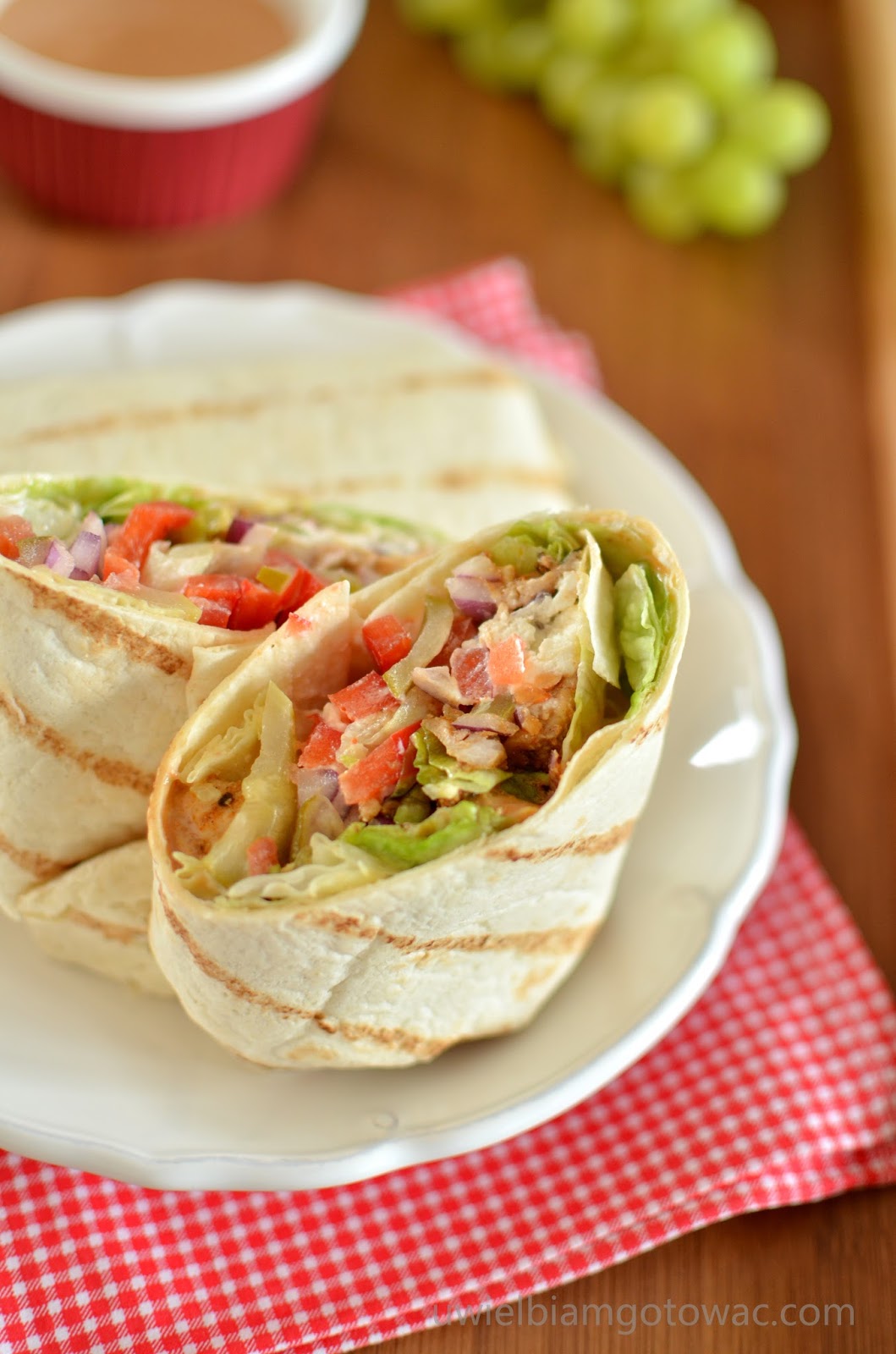 Uwielbiam gotować Tortilla z kurczakiem, fetą i warzywami