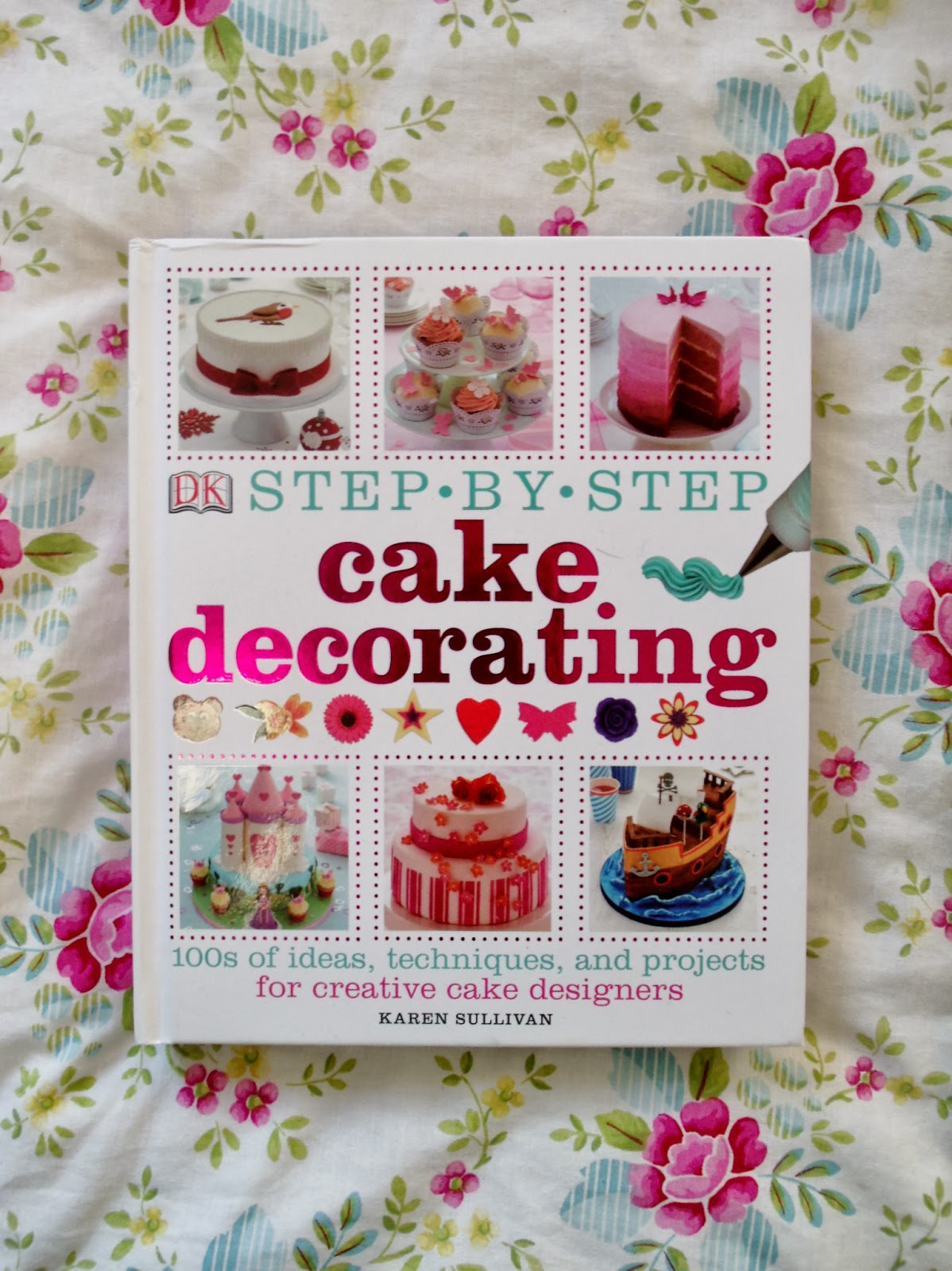Step by Step Cake Decorating Book & Giveaway ♥ Victoria's Vintage