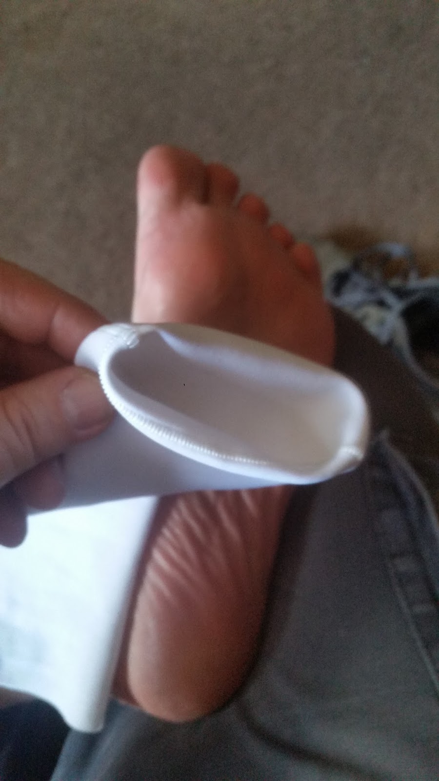 How to Put on ArmaSkin Anti-Blister Toe Socks - Blister Prevention for  Hiking 