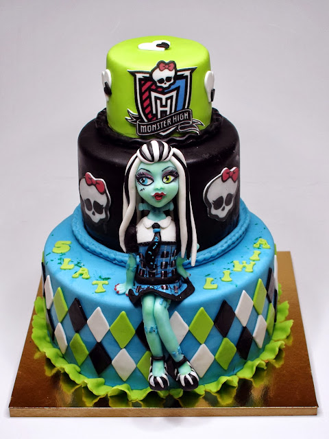 Frankie Stein Monster High Birthday Cake in London