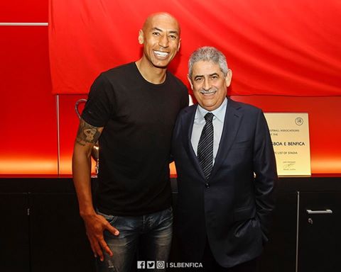 Oficial: El Benfica renueva hasta 2018 a Luisao