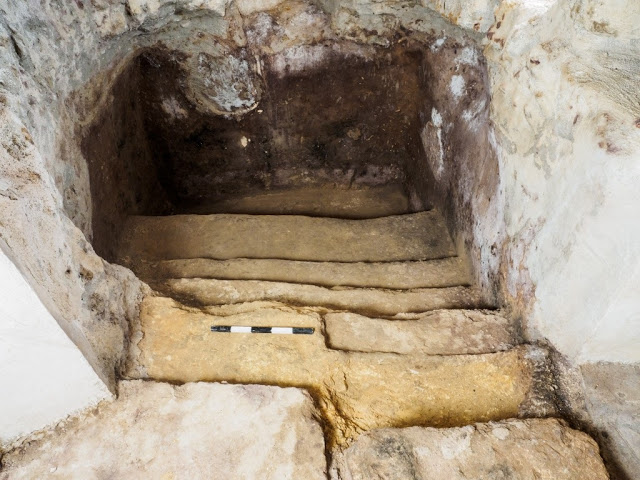 Drunk couple's curiosity led to the discovery of something creepy beneath their house Drunk couple's curiosity led to the discovery of something creepy beneath their house