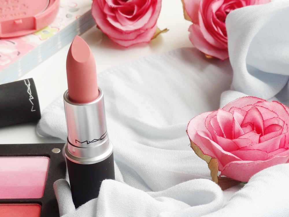 Kiko milano 17. Розовая помада. Пудровая помада для губ. Помада пудра. Пудренная помада.