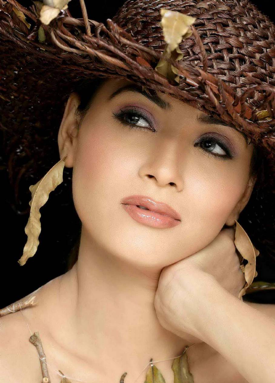 Indian Movie Actress: srishta sharma hot stills