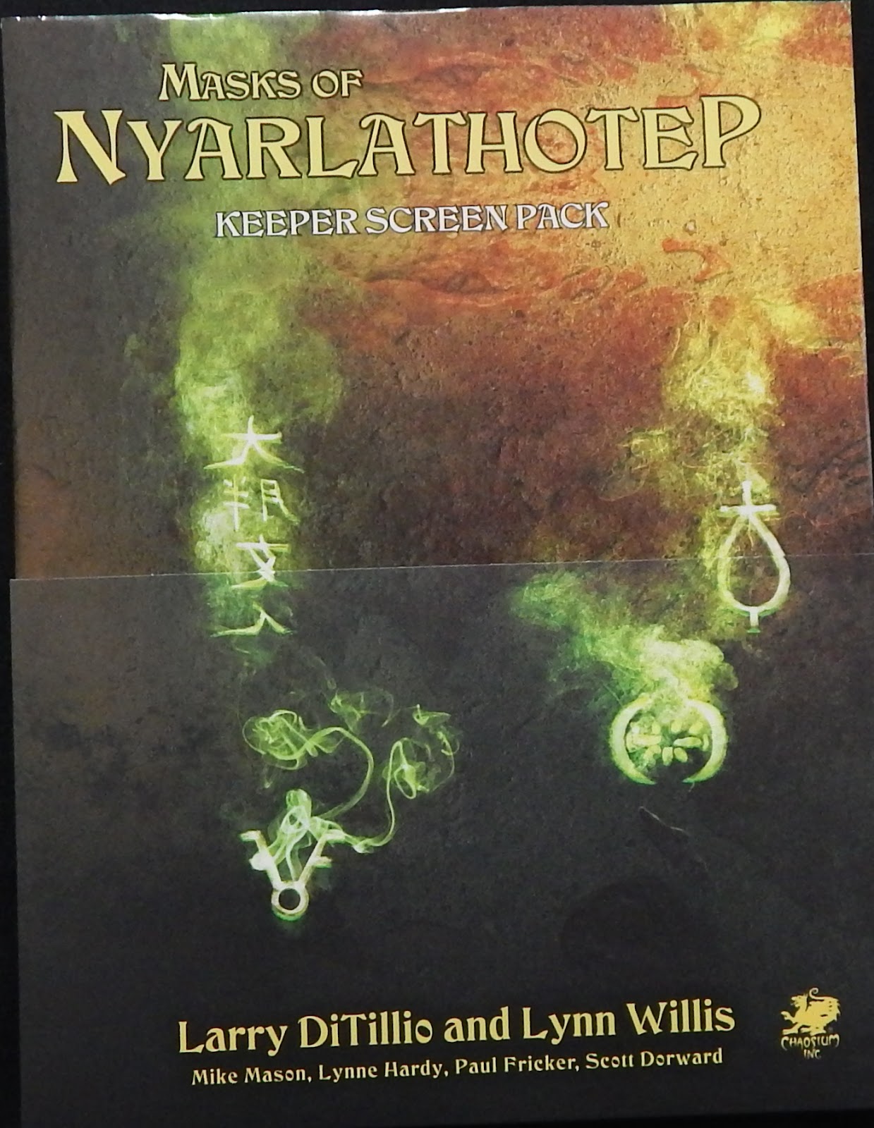 Susurros desde la Oscuridad Masks of Nyarlathotep Slipcase