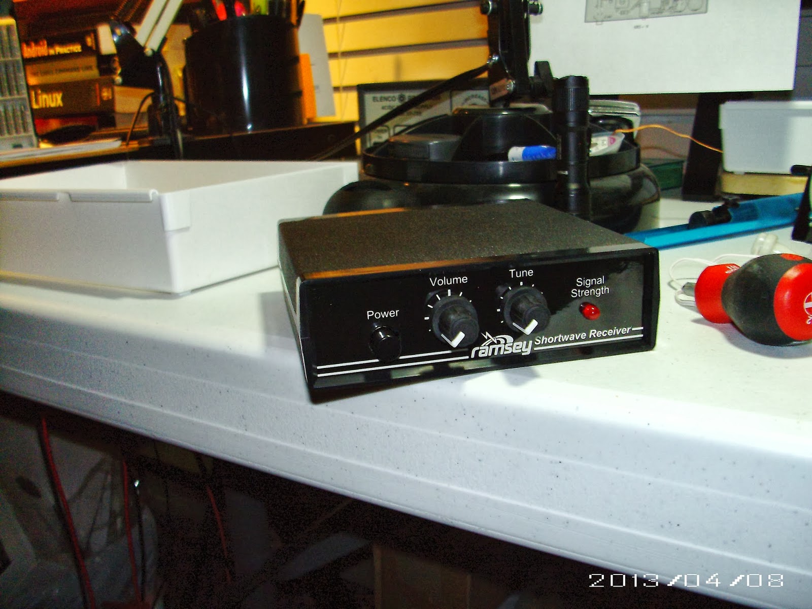 Electric Light Ramsey's SR2C a 419.5 MHz Shortwave Radio