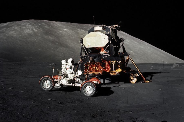 Apollo 17 space.filminspector.com