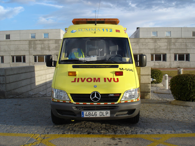 Gambar Mobil Ambulance 24
