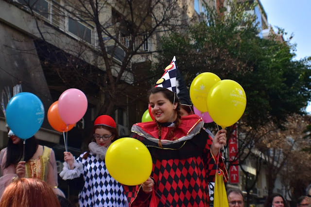 ΒΗΜΑ...τίζοντας: Σε ρυθμούς Αποκριάς η Κατερίνη !