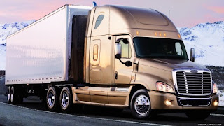 xe tải chở hàng tphcm