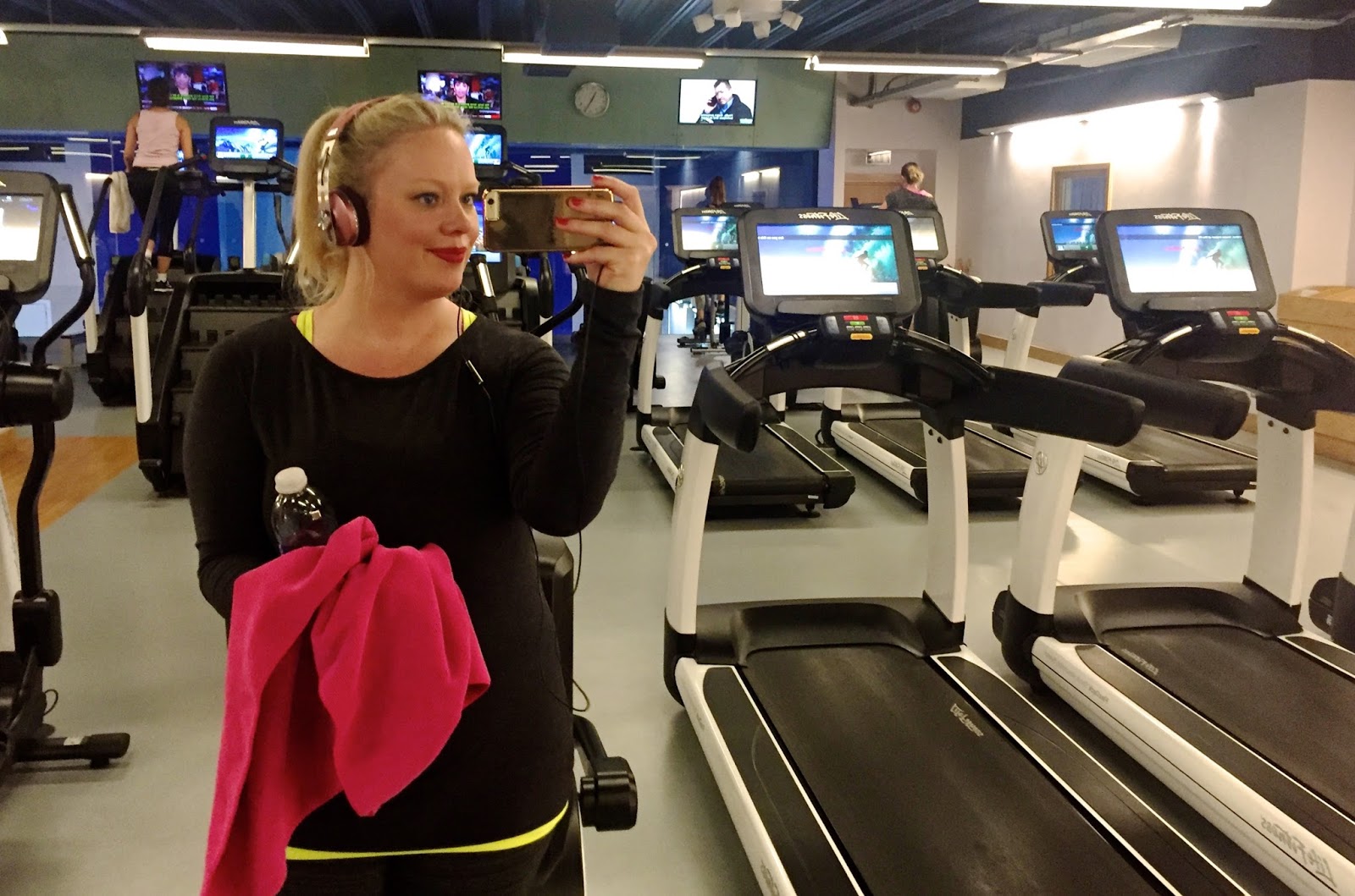 Russianbare bodypaint